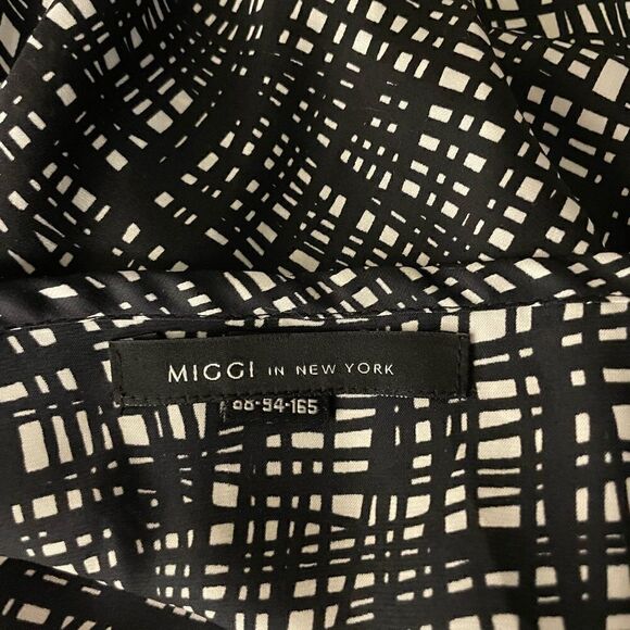 Miggi in New York Korean Clothing Dress - Picture 7 of 9